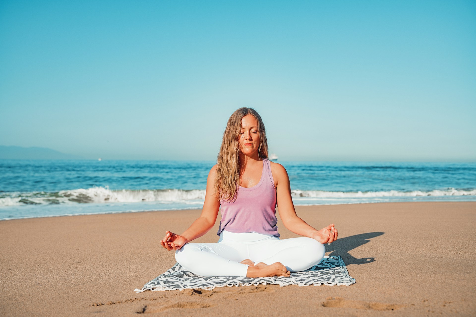 Rebalance and reconnect in the serenity of the Algarve’s beaches and mountains.