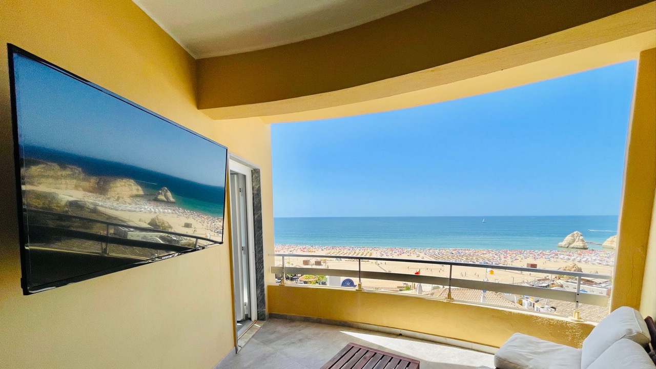 Beachfront properties in the Algarve offer the highest rental demand.