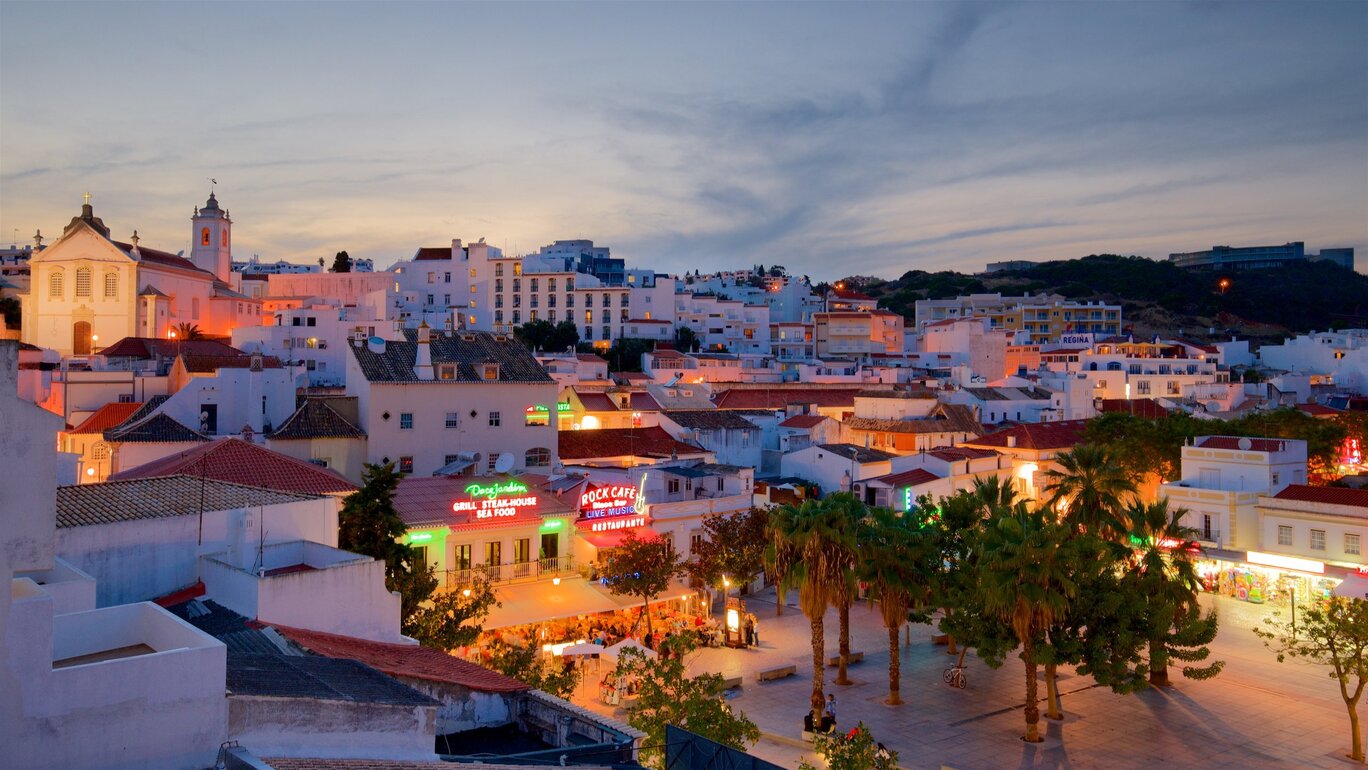 Albufeira : the main spot in the Algarve for the nightlife.
