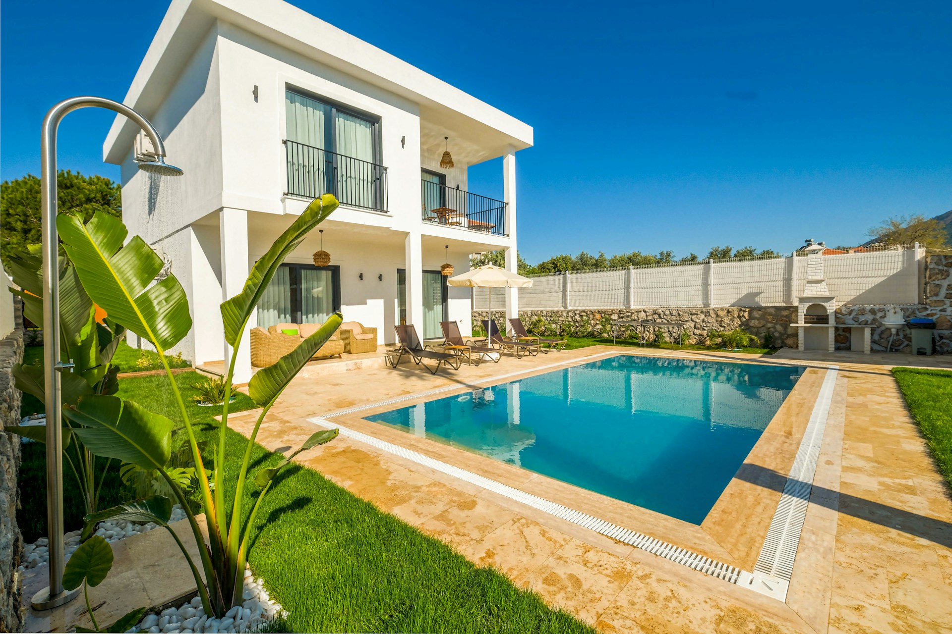 Premium buyers seek elegance, comfort and views in equal measure.